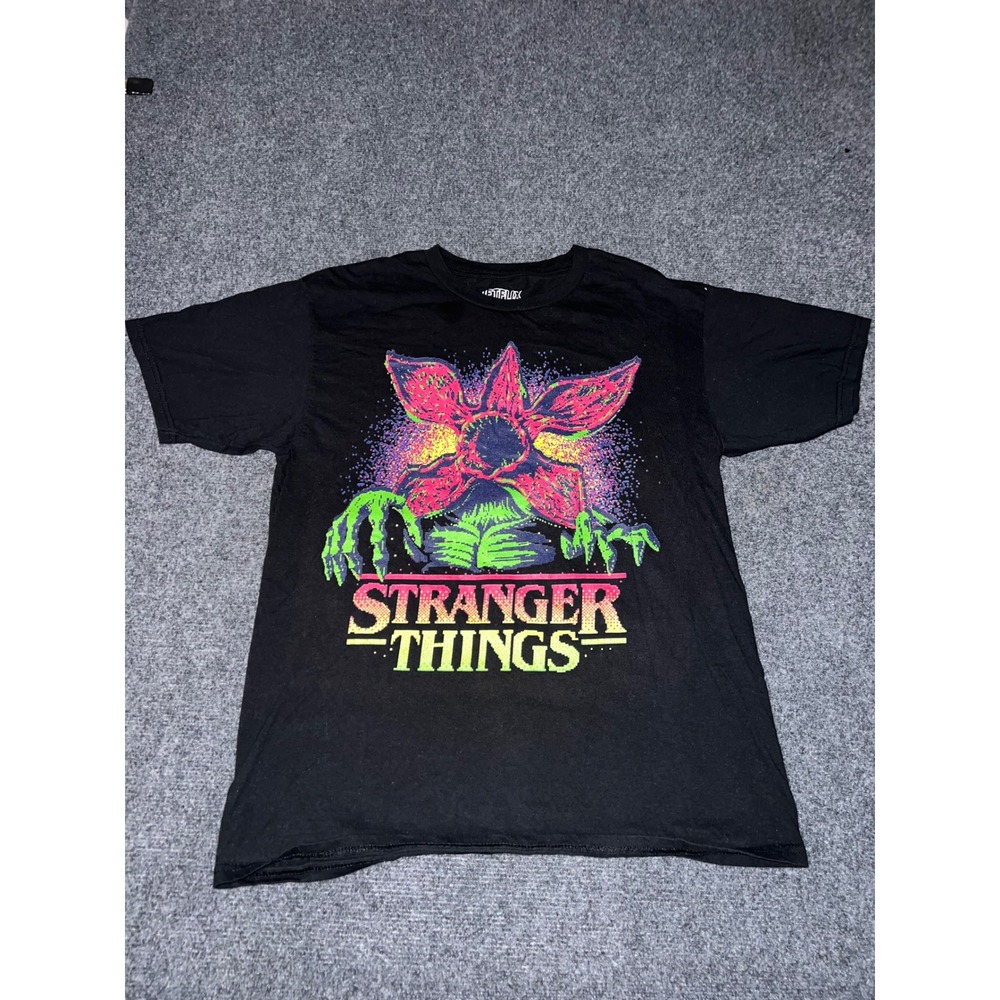 Netflix Stranger Things Demogorgon Black Graphic T-Shirt Kids Size Medium